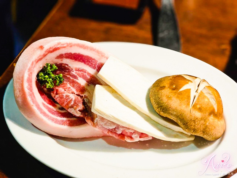 【台北美食】南大門韓國烤肉。台北韓式烤肉推薦！超好吃必點厚切五花肉～喝杯蜂巢瑪格利