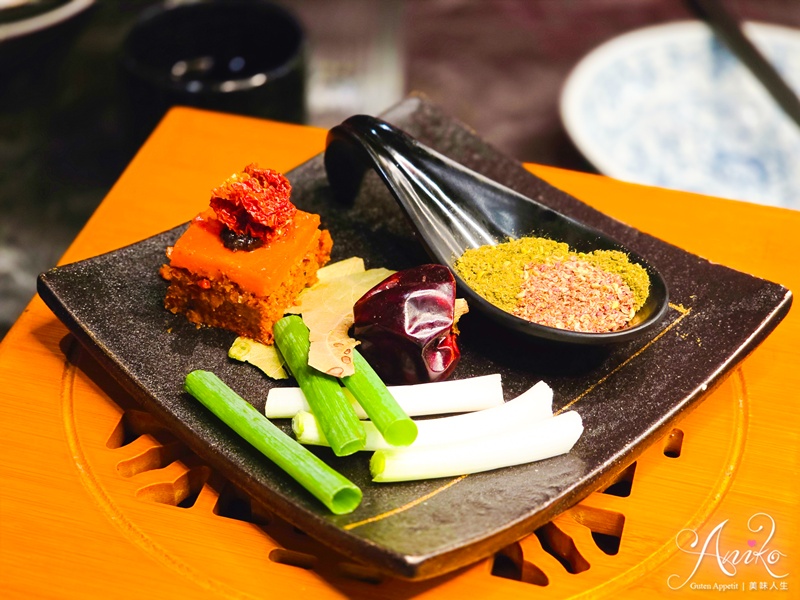 【台北美食】黑武士特色老火鍋。信義區火鍋推薦！芋頭排骨鍋濃郁美味～澎湃雙人套餐飽足滿意