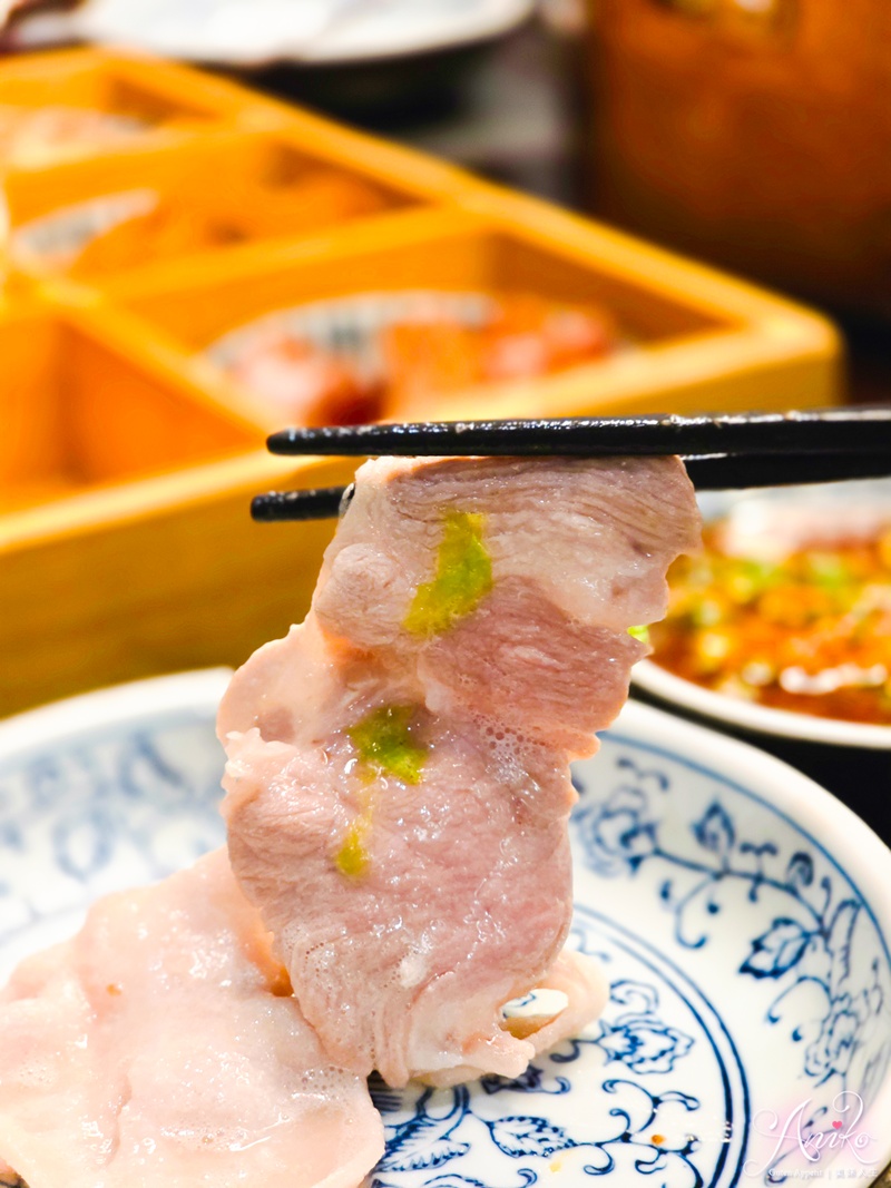 【台北美食】黑武士特色老火鍋。信義區火鍋推薦！芋頭排骨鍋濃郁美味～澎湃雙人套餐飽足滿意