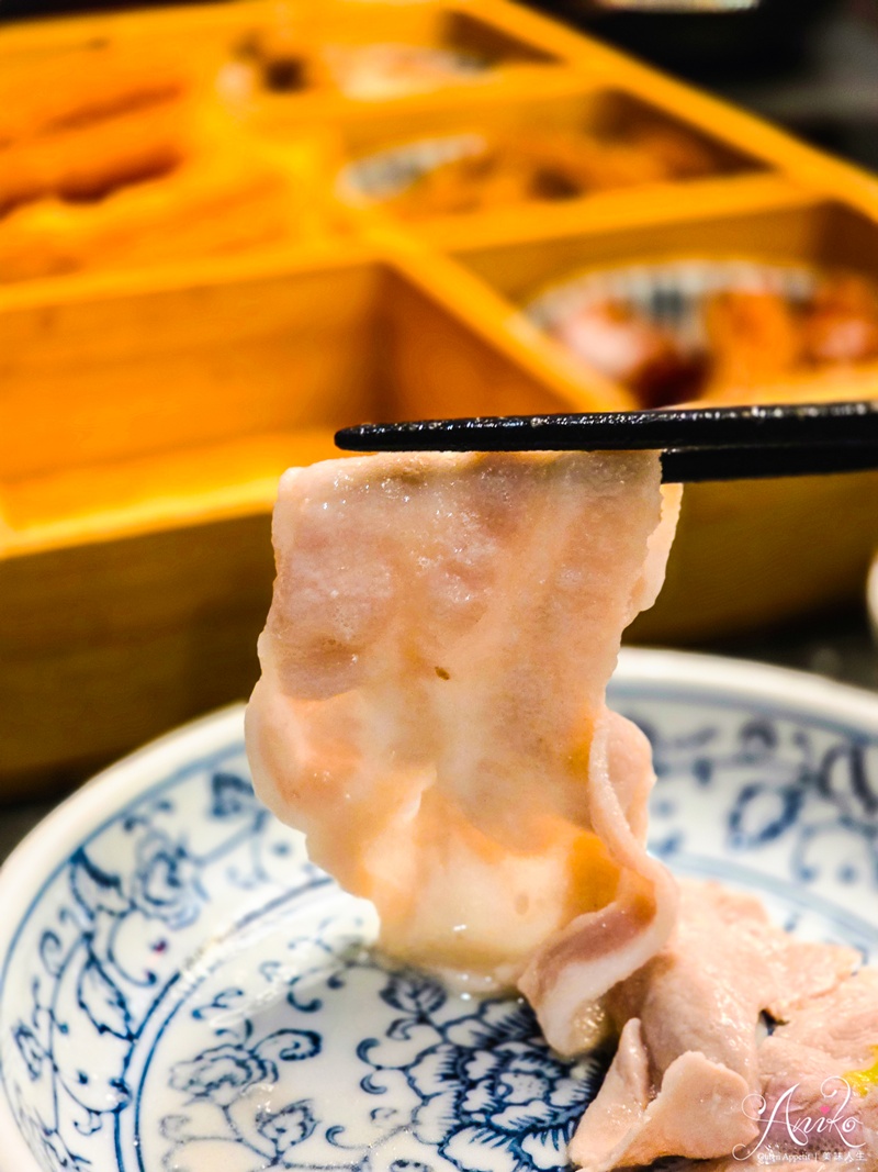 【台北美食】黑武士特色老火鍋。信義區火鍋推薦！芋頭排骨鍋濃郁美味～澎湃雙人套餐飽足滿意