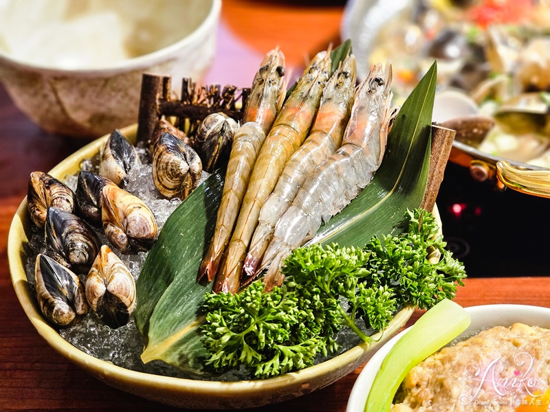 【台北美食】如嫦 卜卜蜆.港式雞煲。中山必吃火鍋!正宗麻辣雞煲一鍋二吃辛辣過癮~卜卜蜆鮮香迷人 【台北美食】如嫦 卜卜蜆.港式雞煲。中山必吃火鍋!正宗麻辣雞煲一鍋二吃辛辣過癮~卜卜蜆鮮香迷人