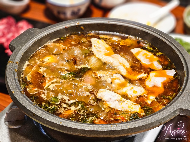 【台北美食】如嫦 卜卜蜆.港式雞煲。中山必吃火鍋!正宗麻辣雞煲一鍋二吃辛辣過癮~卜卜蜆鮮香迷人 【台北美食】如嫦 卜卜蜆.港式雞煲。中山必吃火鍋!正宗麻辣雞煲一鍋二吃辛辣過癮~卜卜蜆鮮香迷人