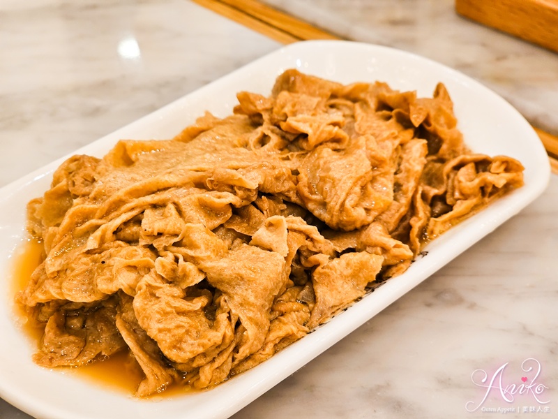 【台北美食】松發肉骨茶。信義區美食推薦！連續九年米其林必比登推薦～新加坡傳奇名店