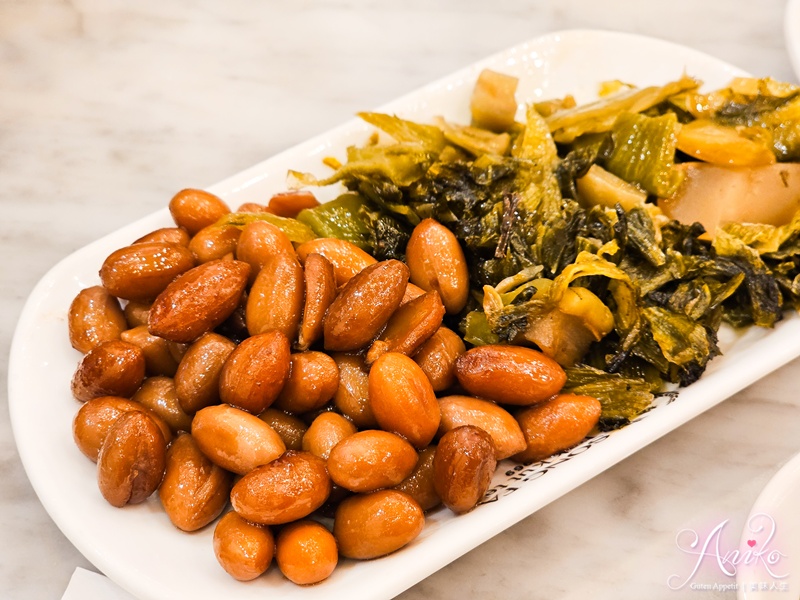 【台北美食】松發肉骨茶。信義區美食推薦！連續九年米其林必比登推薦～新加坡傳奇名店