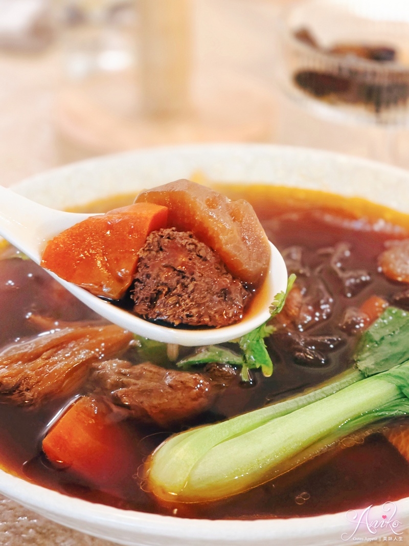 【台南美食】毛蔬亞洲蔬食。台南人氣蔬食餐廳！連續2年米其林推薦，紅燒牛肉湯大驚豔