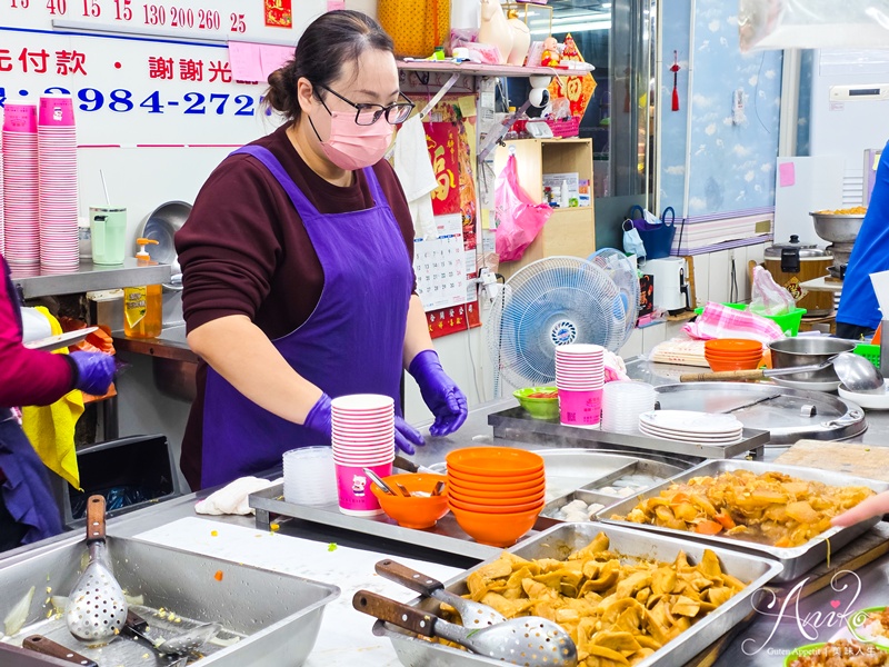 【台北美食】五燈獎豬腳滷肉飯。三重在地人激推40年老店！AI 教父黃仁勳排隊也要吃的滷肉飯