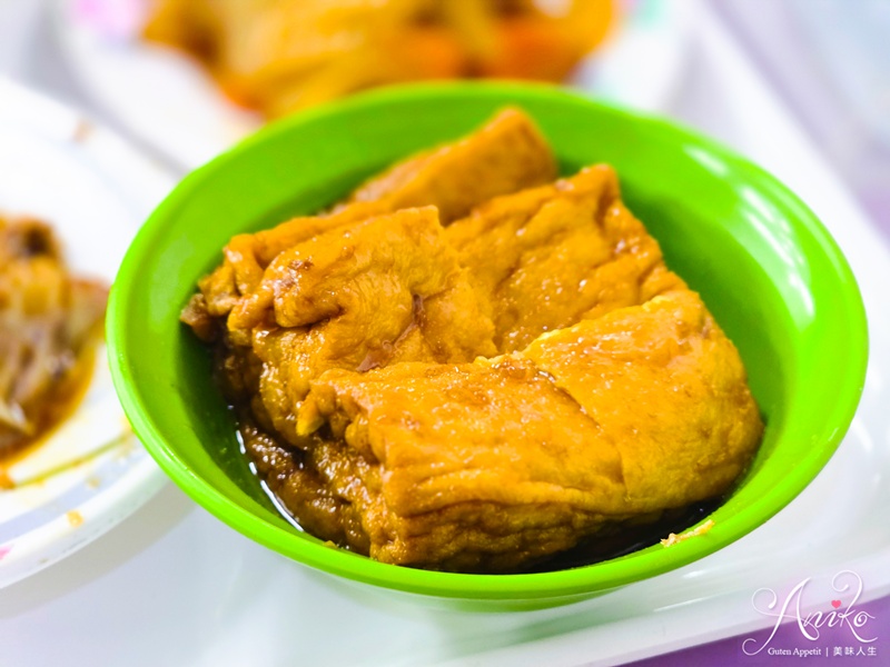 【台北美食】五燈獎豬腳滷肉飯。三重在地人激推40年老店！AI 教父黃仁勳排隊也要吃的滷肉飯