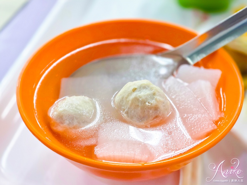 【台北美食】五燈獎豬腳滷肉飯。三重在地人激推40年老店！AI 教父黃仁勳排隊也要吃的滷肉飯