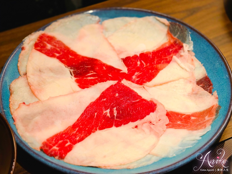 【台北美食】馮校長老火鍋。國父紀念館火鍋推薦！成都排隊爆紅火鍋插旗台北~AI教父黃仁勳也造訪