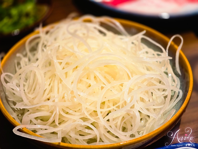 【台北美食】馮校長老火鍋。國父紀念館火鍋推薦！成都排隊爆紅火鍋插旗台北~AI教父黃仁勳也造訪