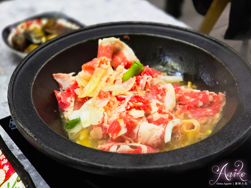 【台北美食】芡芳石頭火鍋。頂溪捷運1分鐘！迷人桌邊爆香湯底，自助吧飲料、冰淇淋吃到飽