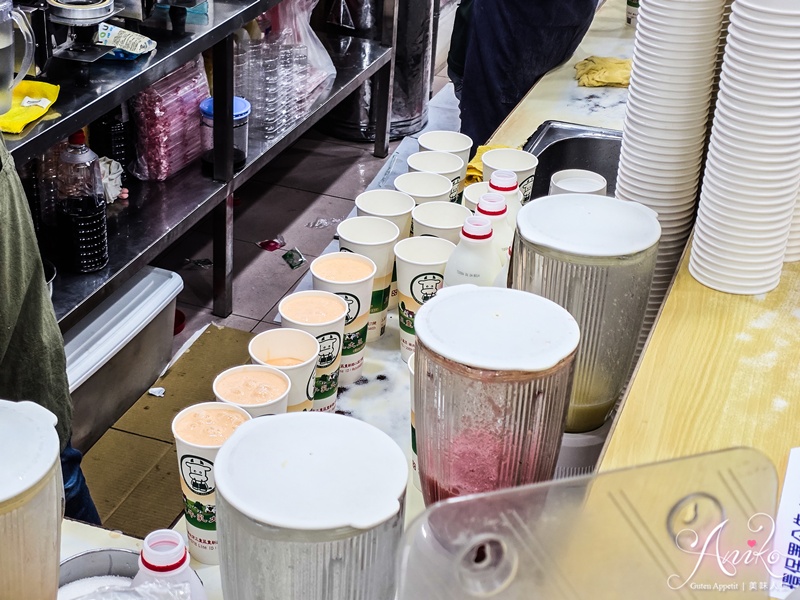 【台北美食】三重牛乳大王。開業50年老字號！在地人從小喝到大的木瓜牛奶與邪惡炸雞排