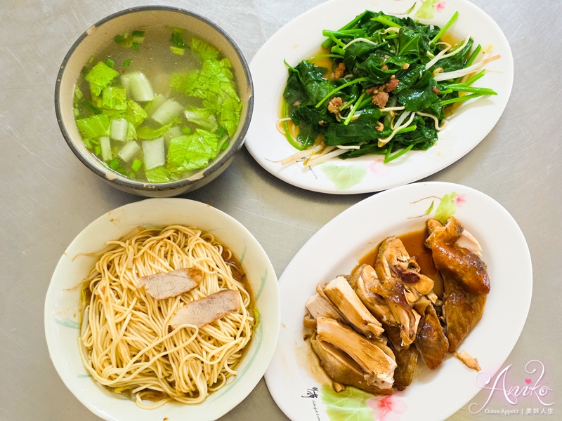 【台北美食】堀江麵店。鹽埕區50年老字號排隊乾麵!每天只營業4小時人潮沒停過 【台北美食】堀江麵店。鹽埕區50年老字號排隊乾麵!每天只營業4小時人潮沒停過