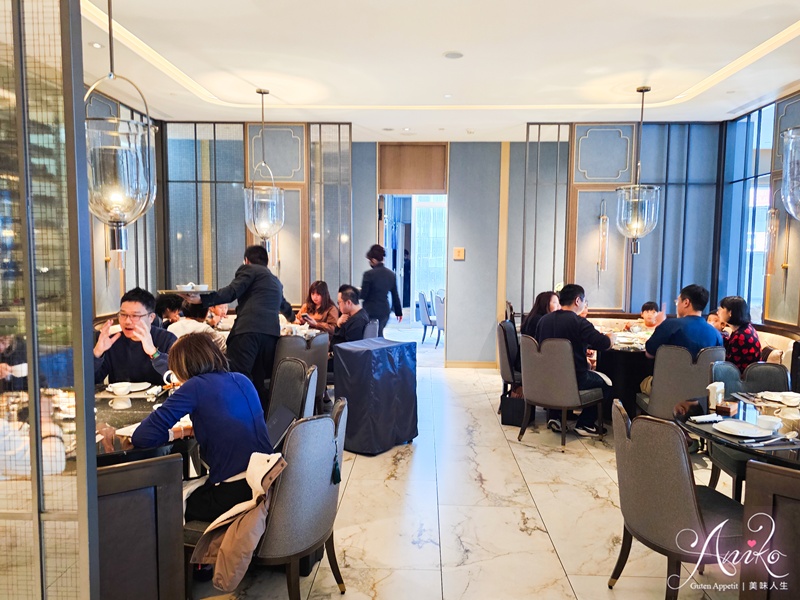 【台北美食】東方樓台北漢來店。南港片皮鴨、港點必吃推薦，高質感粵菜餐廳聚餐首選