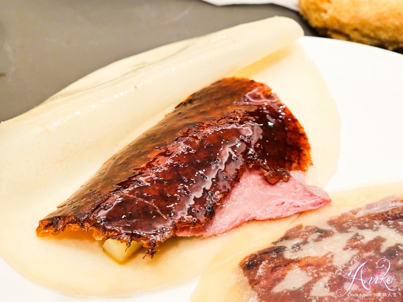 【台北美食】東方樓台北漢來店。南港片皮鴨、港點必吃推薦，高質感粵菜餐廳聚餐首選