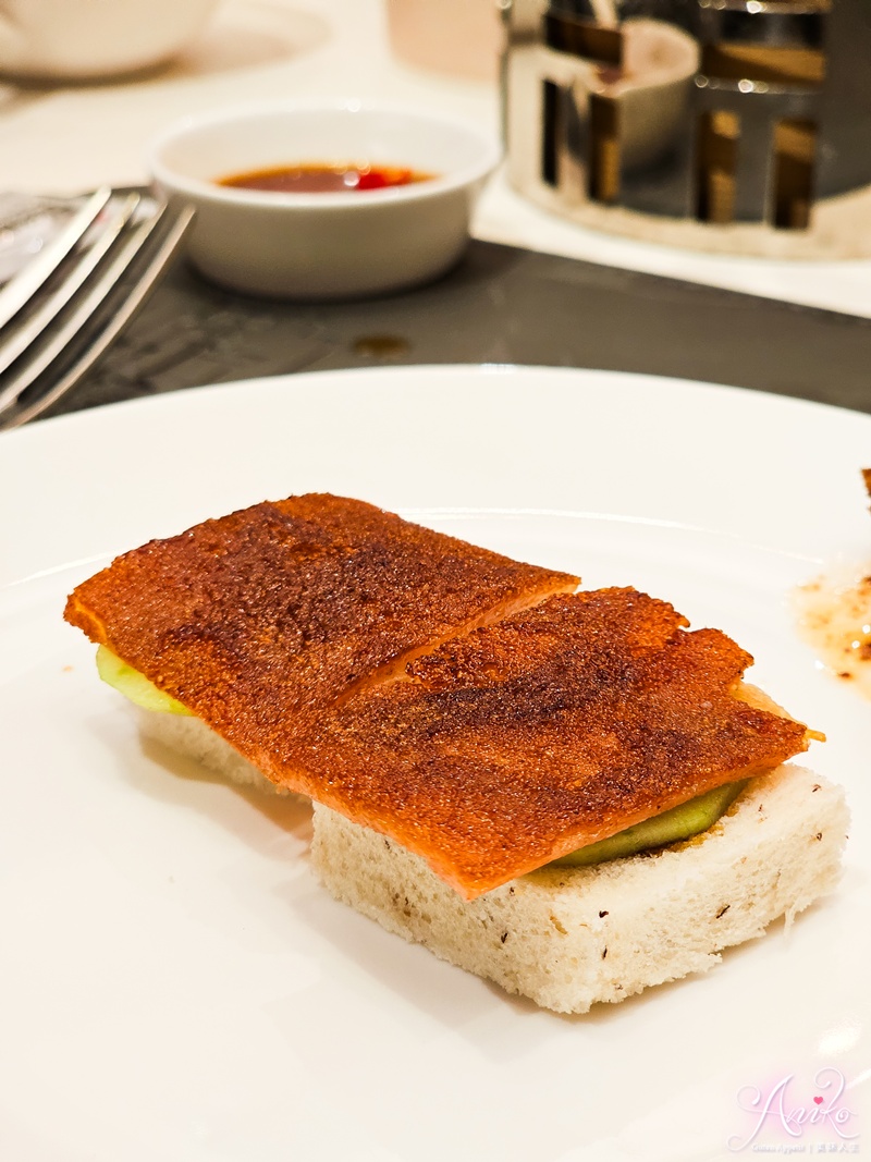 【台北美食】東方樓台北漢來店。南港片皮鴨、港點必吃推薦，高質感粵菜餐廳聚餐首選