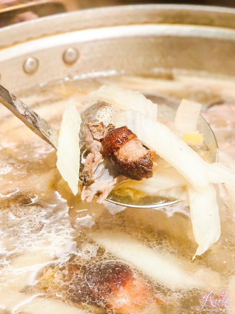 【台北美食】東方樓台北漢來店。南港片皮鴨、港點必吃推薦，高質感粵菜餐廳聚餐首選