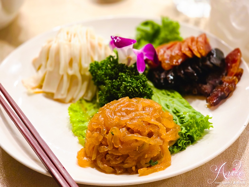 【台北美食】羊成小館。40多年老字號廣東餐館！招牌菜瓊山豆腐、芋泥鴨必點