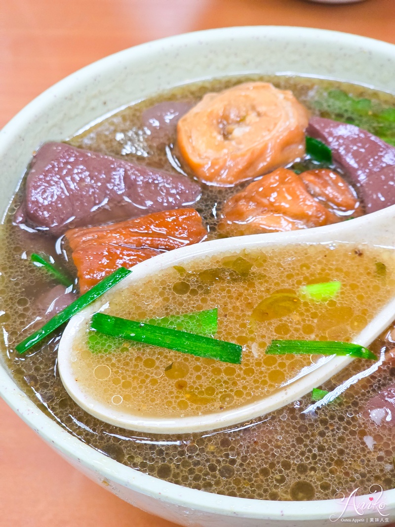 【台北美食】紅昌吉豬血湯。飄香40多年老字號！滑嫩細緻天然紅豆腐讓人一吃成主顧