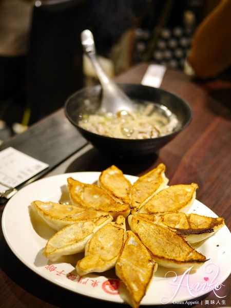 【台北美食】東門餃子館。開業近60年～永康街人氣餃子店！酸菜白肉鍋也有名