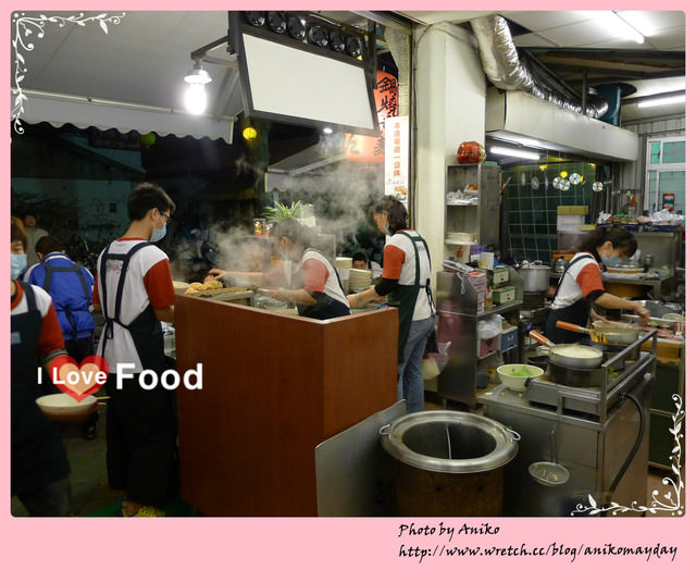 【台南美食】民族鍋燒老店。赤崁樓旁超人氣美食～古早味月見鍋燒麵